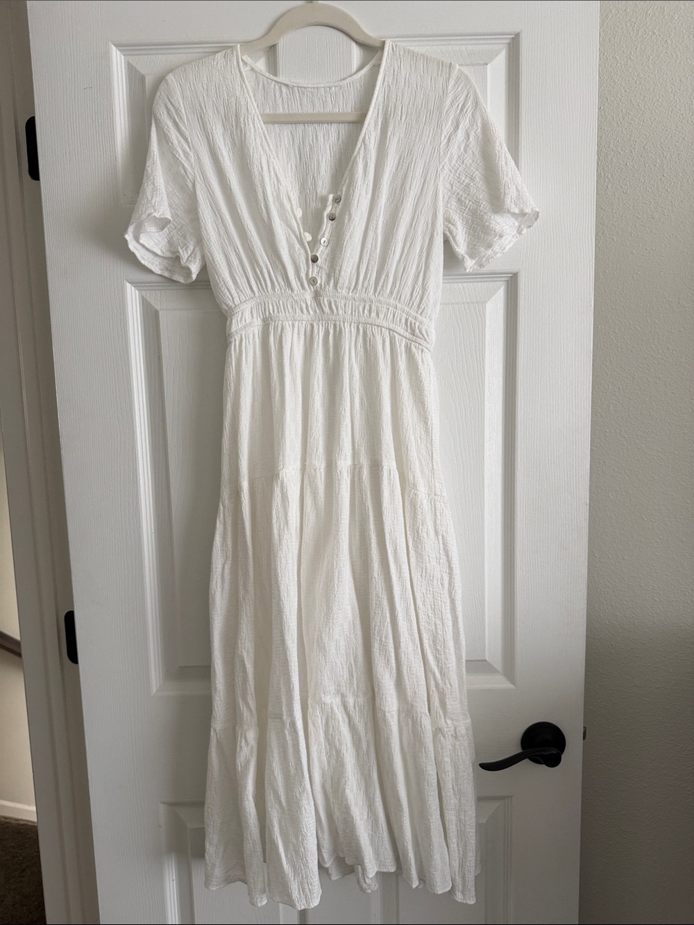 Women’s White V-Neck Tiered Maxi Dress